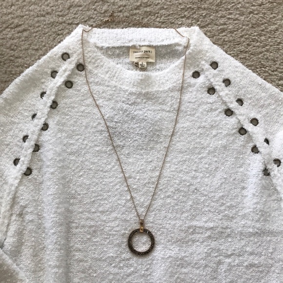 ❤️1 SMALL❤️Super Soft Detailed White Sweater - Picture 5 of 6